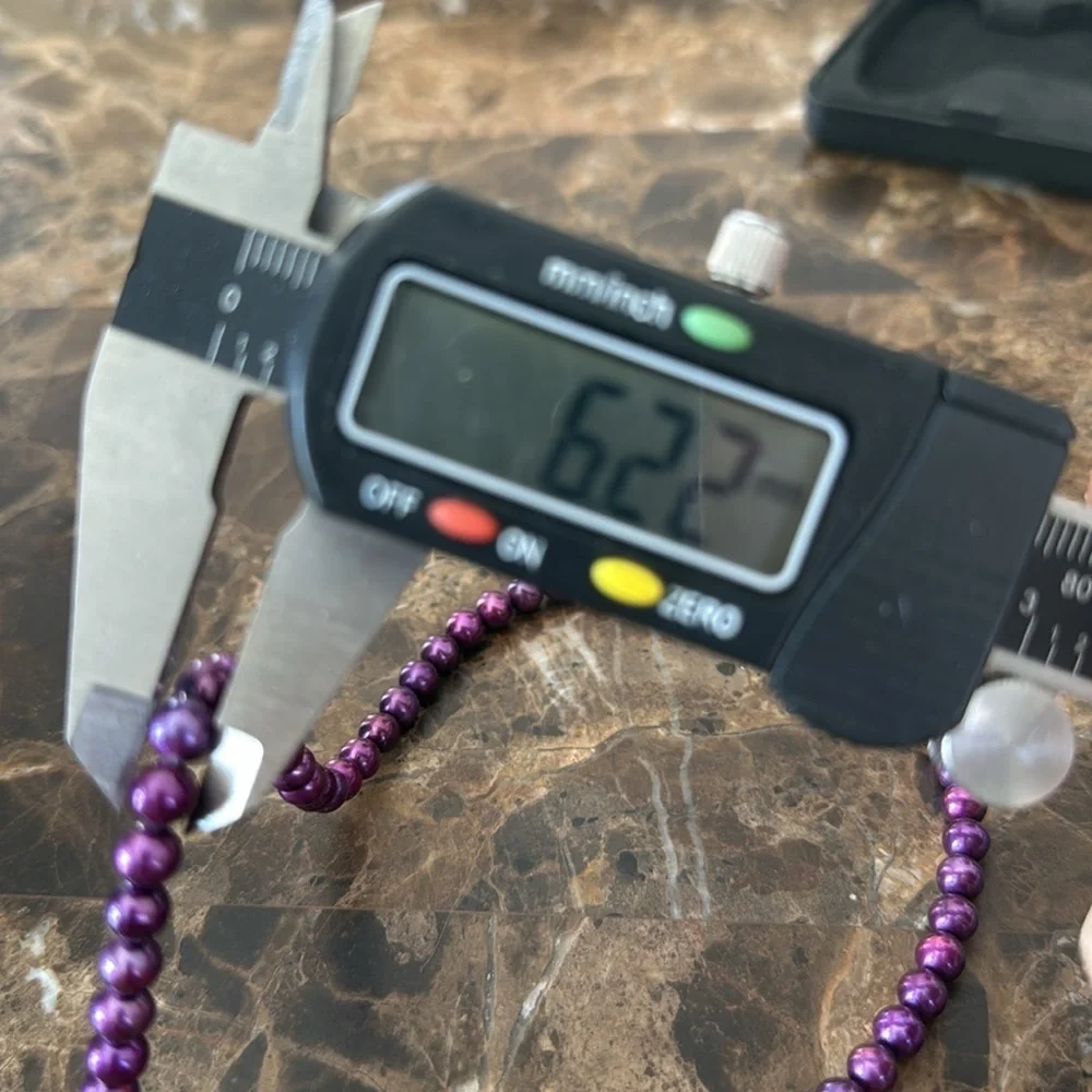 5 Pearls necklaces